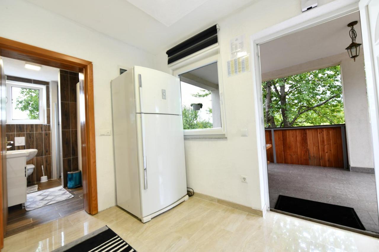 Ferienwohnung Lora Rakovica Exterior foto